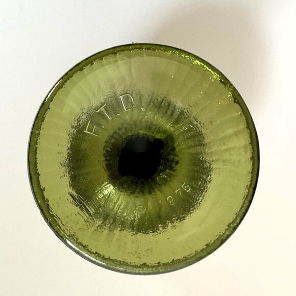 VINTAGE 1975 FTD EMBOSSED OAK LEAF GREEN GLASS PEDESTAL GOBLET - Picture 2 of 9